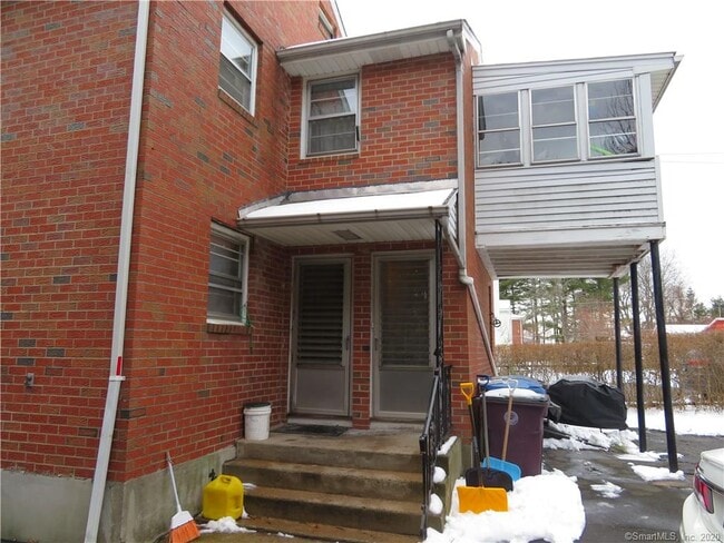 Building Photo - 121 Pinehurst Ave
