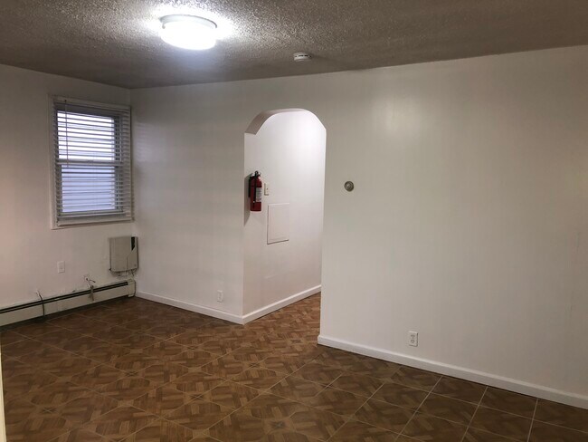 Building Photo - 6406 Smith Ave