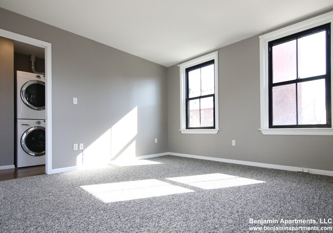 Foto del edificio - 153 W Brookline St