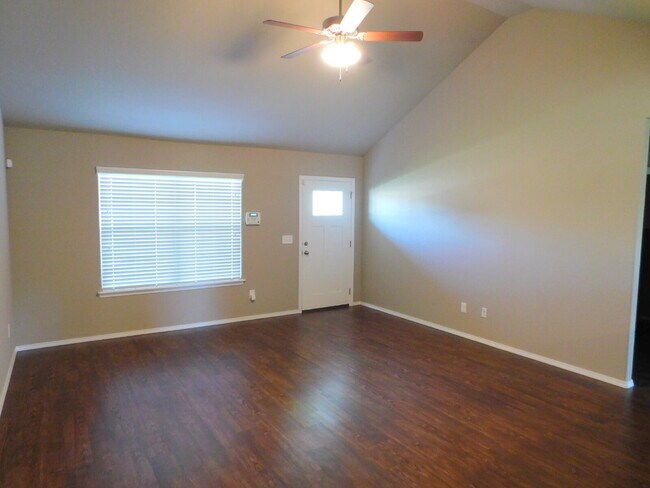 Foto del edificio - Half Off First Month Rent!