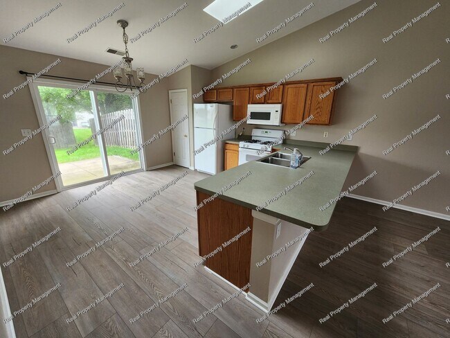 Foto del edificio - Fresh 3 Bedroom Duplex