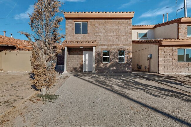 Foto del edificio - 4 bedroom 2.5 bath home in East El Paso!