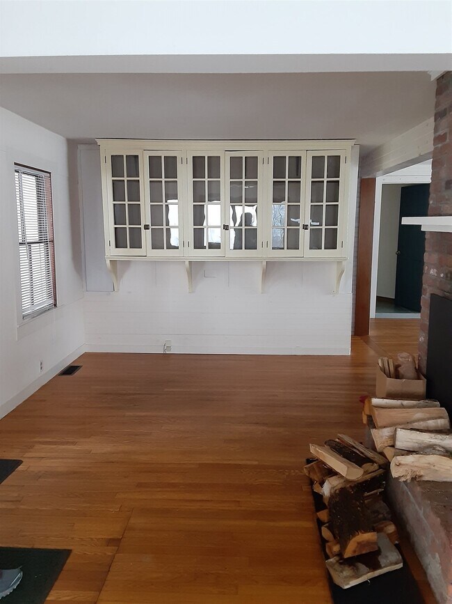 Foto del edificio - 1506 E Hill Rd