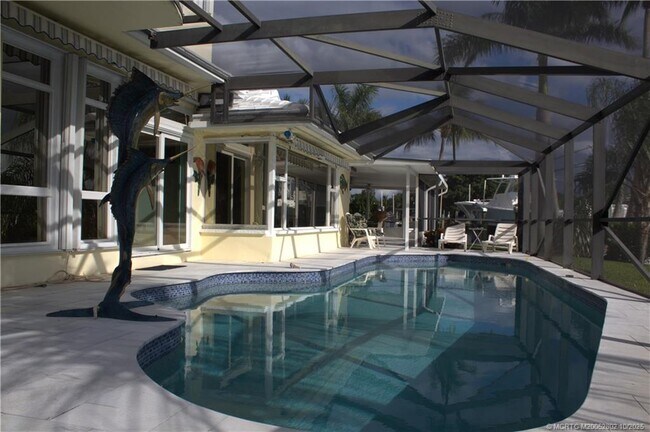 Foto del edificio - 2744 Howard Creek Ln