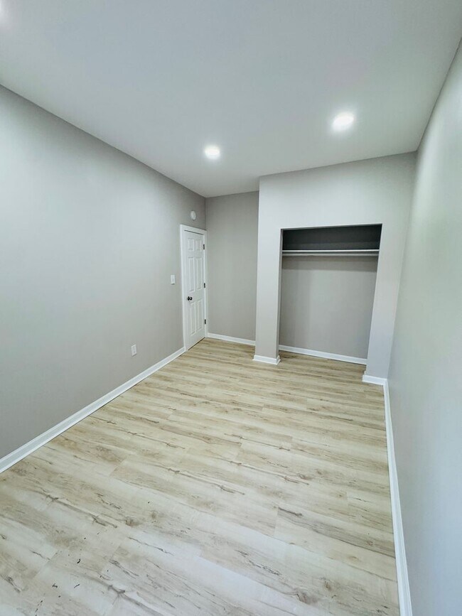 Building Photo - 59 Henry St