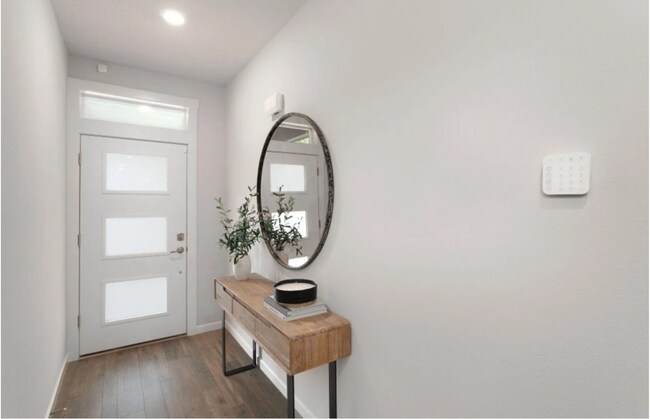 Foto del edificio - Beautiful Newer Home Built In 2021 Located...