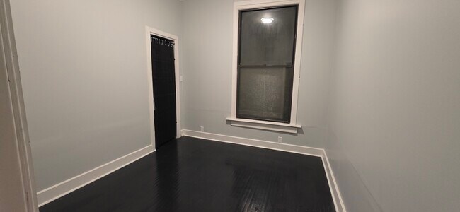 Dormitorio 3 - 700 S Oakley Blvd