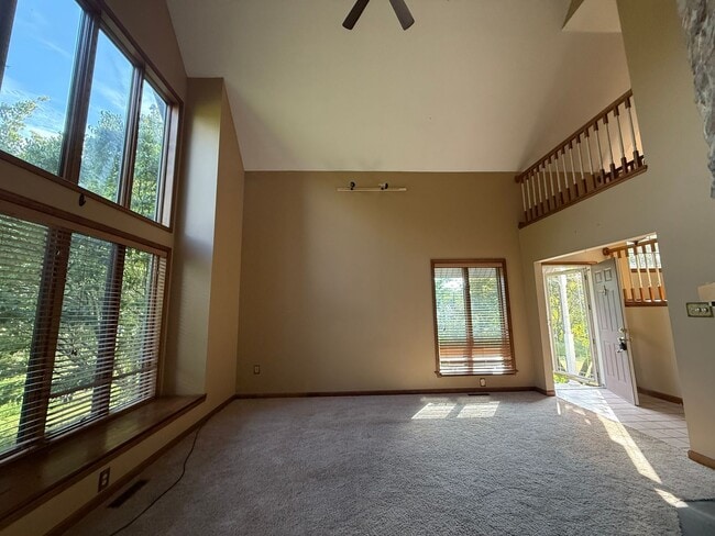 Building Photo - 1278 Valley Rd