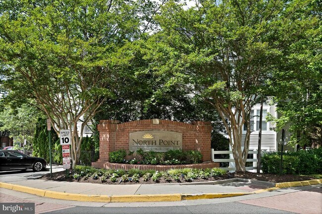 Foto del edificio - 1519 North Point Dr