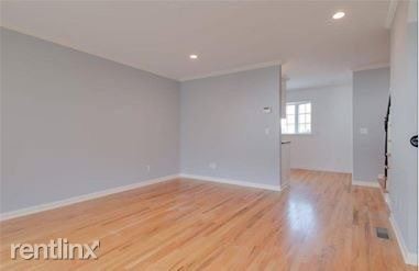 Building Photo - 2 br, 1.5 bath Townhome - 16 Hillside Place