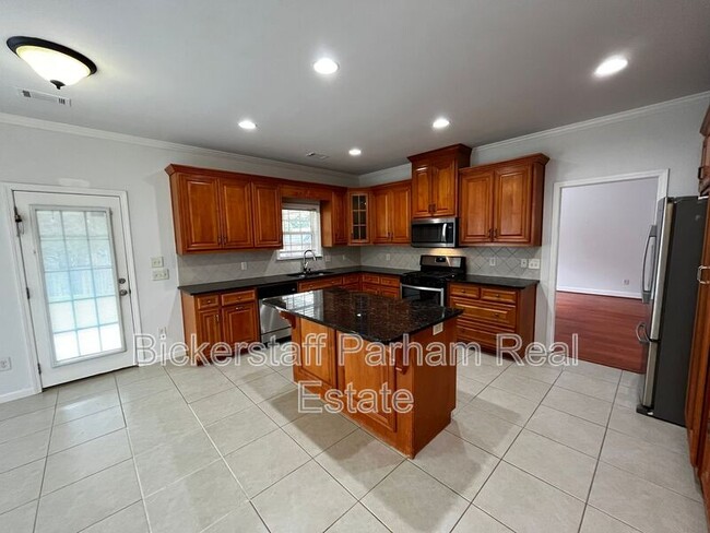 Building Photo - 7013 Imperial Way