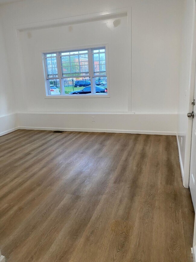 Foto del edificio - 244 E Hanover St