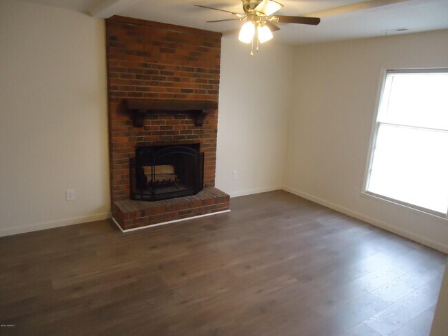 Building Photo - 511 Pine Valley Rd