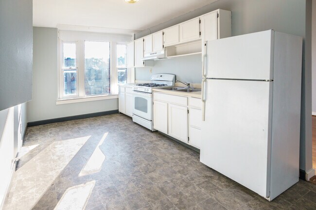 Foto del edificio - 614-626 W Lake St