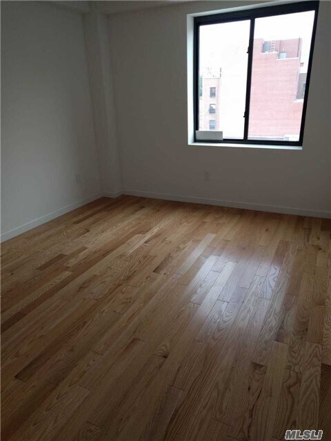 Foto del edificio - 135-17 Northern Blvd