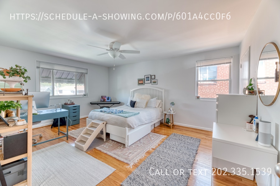 Photo - 1525 Channing ST NE-