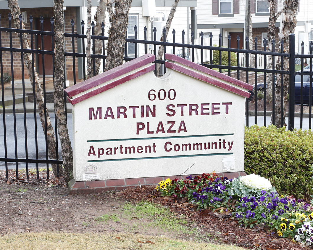 Building Photo - Martin Street Plaza