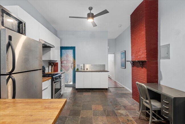 Building Photo - 36 St Nicholas Ave