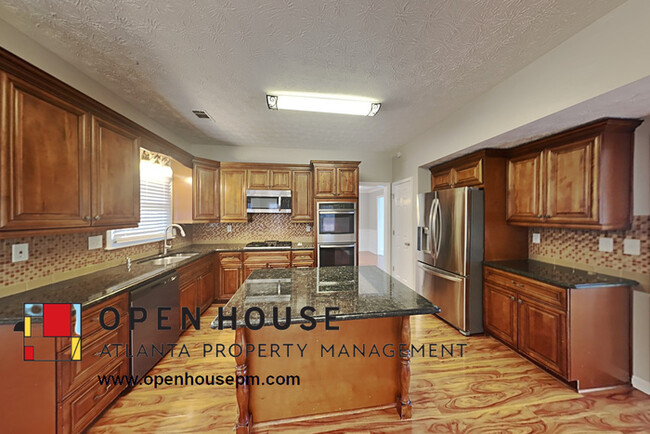 Building Photo - 5680 Cannonero Dr, Alpharetta