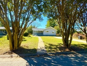 Building Photo - 510 Henderson St