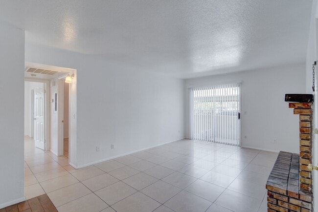 Building Photo - 2921 Country Manor Ln