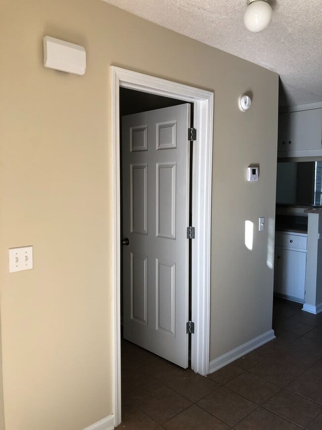 Foto del edificio - Wakefield!!!  3 Bedroom Townhome