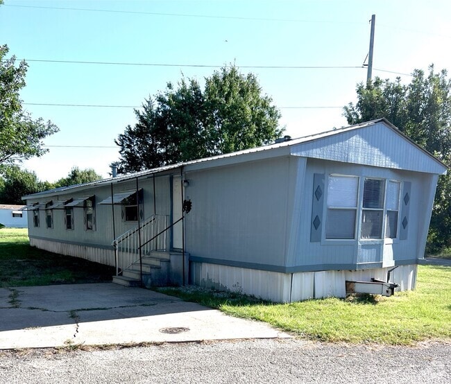 Building Photo - 300 Murls Lake Rd
