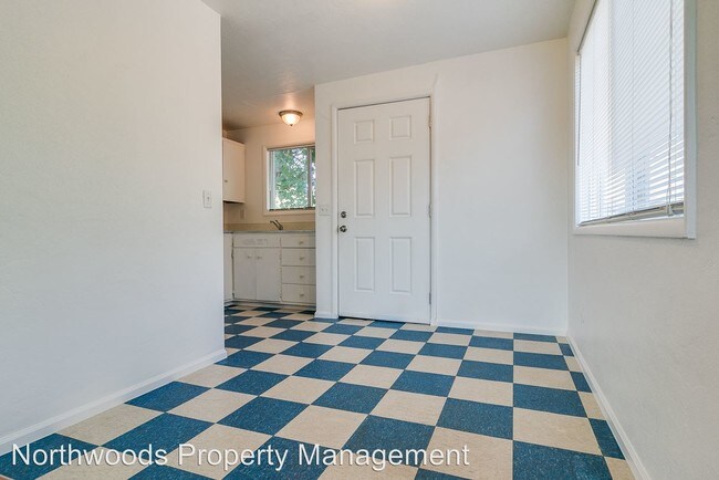 Building Photo - 70 Lawrence St