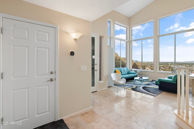 Building Photo - 126 W North Ln