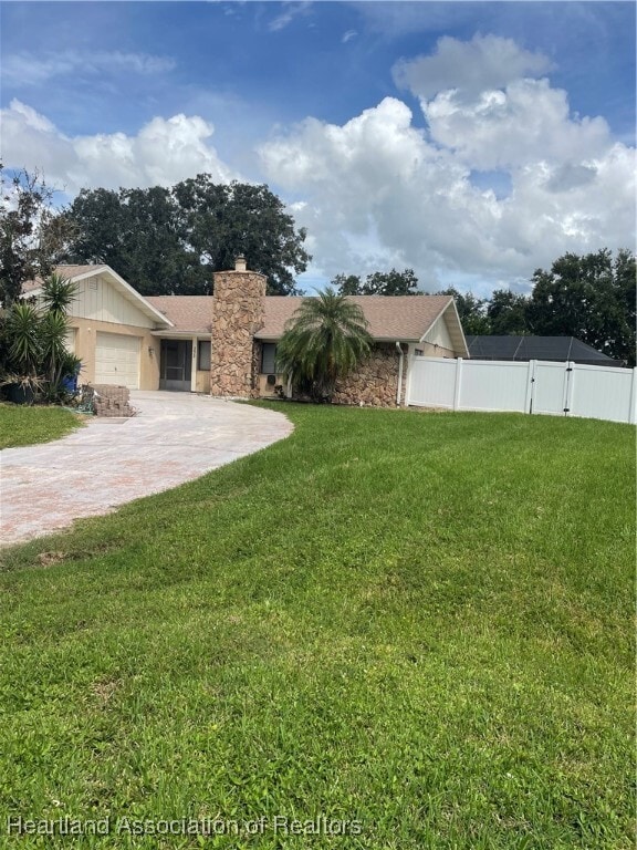 Building Photo - 332 Oak Knolls Cir