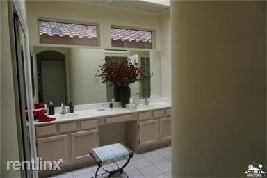Foto del edificio - 78548 Crystal Falls Rd