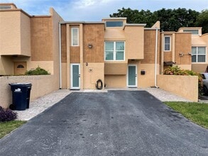 Building Photo - 6653 SW 140th Ave