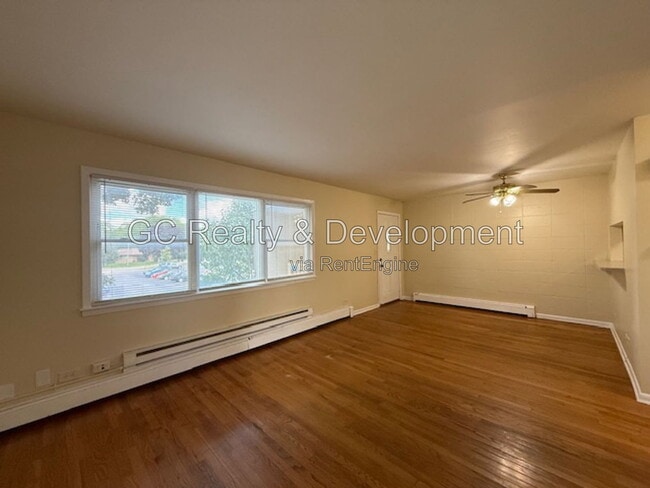 Building Photo - 245 Uteg St