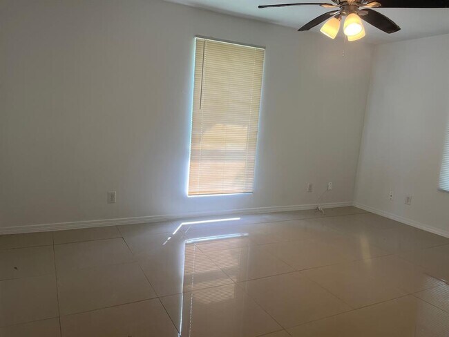 Foto del edificio - 812 Old Angleton Rd