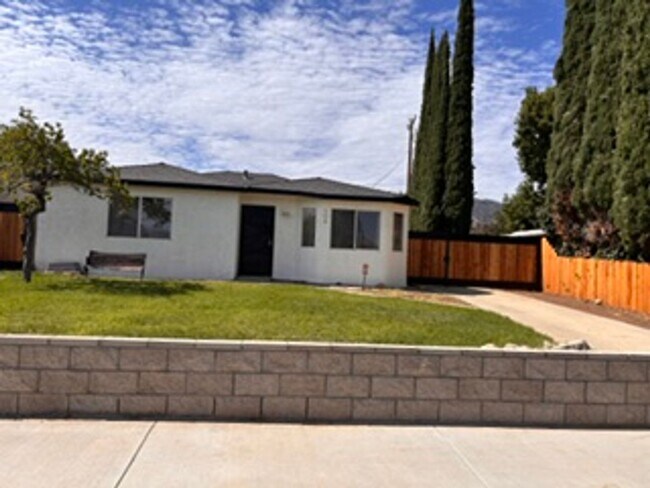 Foto del edificio - Beautiful Remodeled Home in Tehachapi!