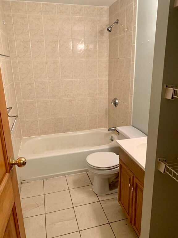 Foto del edificio - 102 E Brookline St