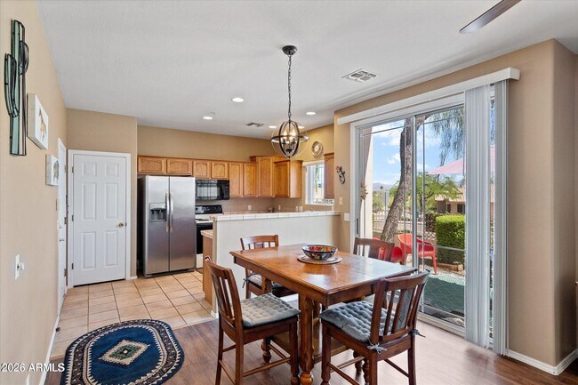 Foto del edificio - 9750 N Monterey Dr