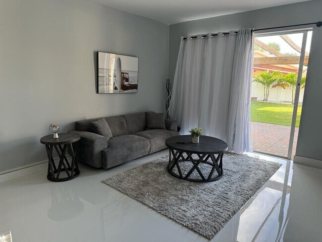 Foto del edificio - 17021 NW 10th St