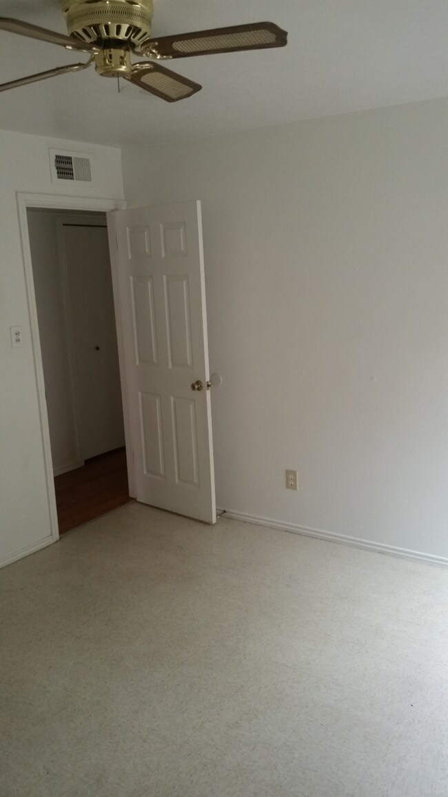 Building Photo - Arlington Duplex near 360