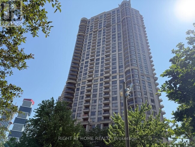 Building Photo - 310 Burnhamthorpe Rd W