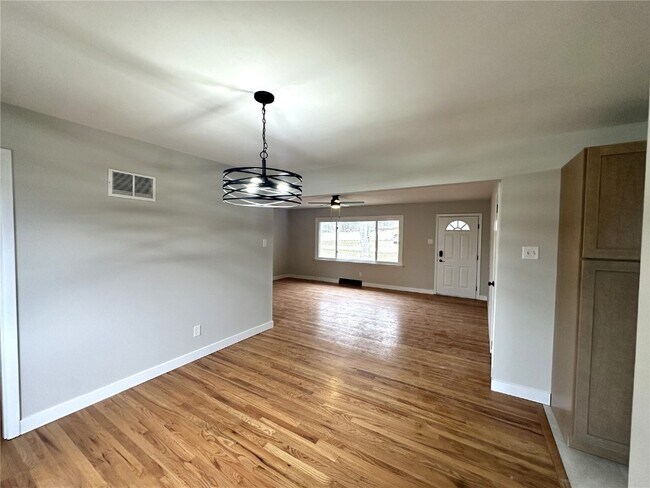 Foto del edificio - 67 Strecker Rd