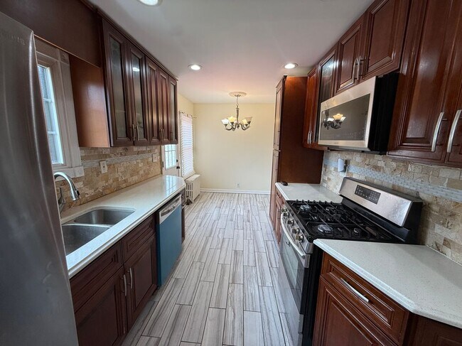 Foto del edificio - 730 Cottage St