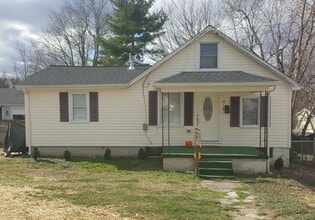 Building Photo - 610 Addison Ave