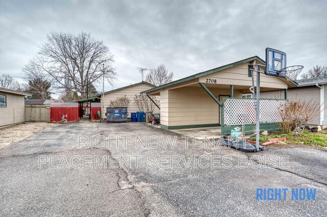 Building Photo - 2708 S Kerr St