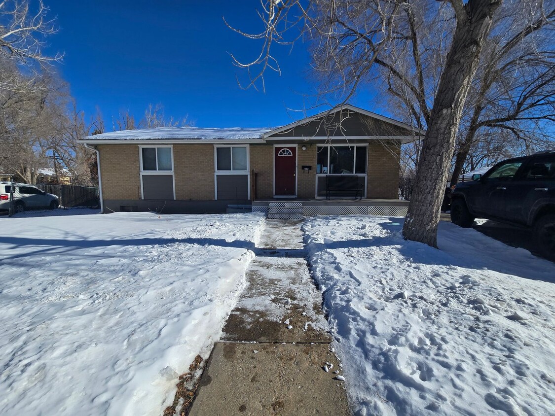 Building Photo - Spacious 5 Bedroom Boulder Home