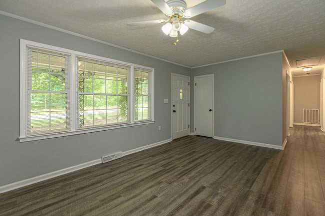Building Photo - 261 McGrady Rd NE