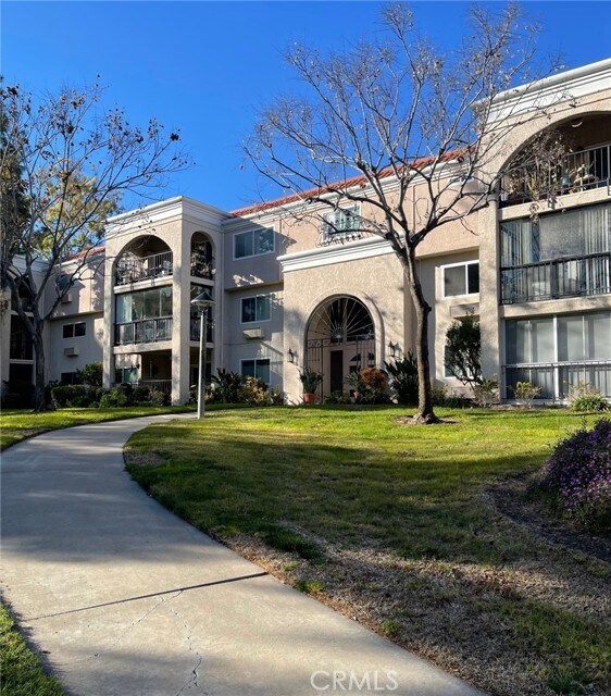 5500 Paseo Del Lago W Unit 2F, Laguna Woods, CA 92637 Condo for Rent