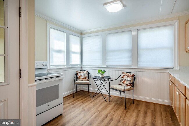 Foto del edificio - 472 W King St