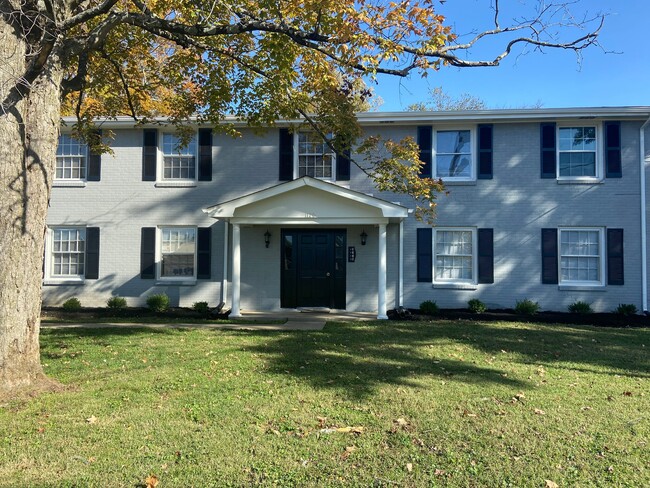 Building Photo - 1120 N Maple St