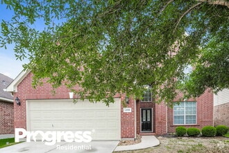 Building Photo - 4939 Forest Hurst Dr
